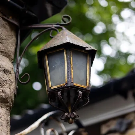 Spacious 3 Bedroom Ground Floor - 10 Mins From Centre *