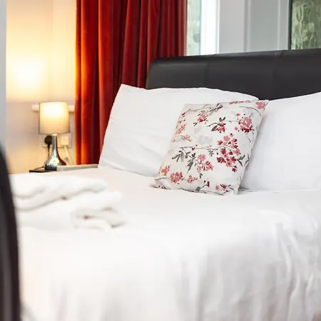 Spacious 3 Bedroom Ground Floor - 10 Mins From Centre 公寓 *