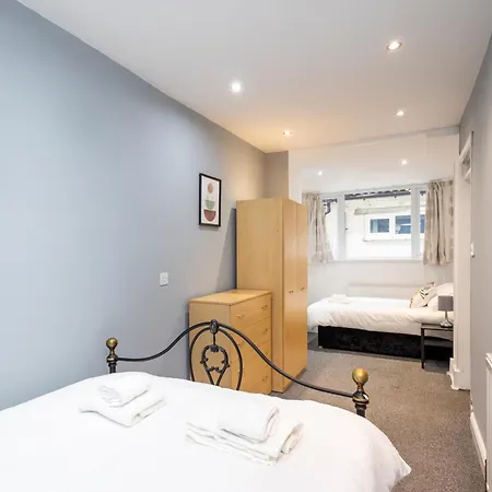 Spacious 3 Bedroom Ground Floor - 10 Mins From Centre 公寓 利兹