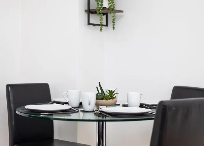 Appartamento Spacious 3 Bedroom Ground Floor - 10 Mins From Centre