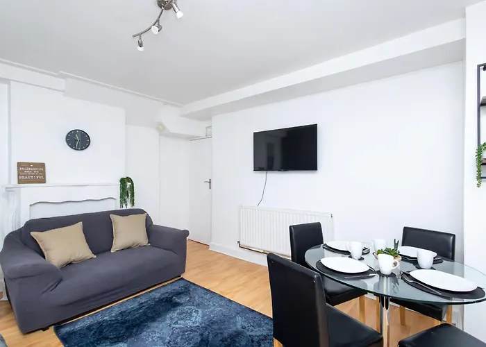 Spacious 3 Bedroom Ground Floor - 10 Mins From Centre * Leeds (West Yorkshire)