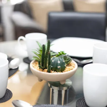 Apartment Spacious 3 Bedroom Ground Floor - 10 Mins From Centre *