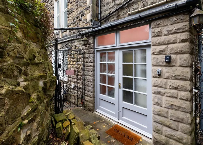 Spacious 3 Bedroom Ground Floor - 10 Mins From Centre Apartment