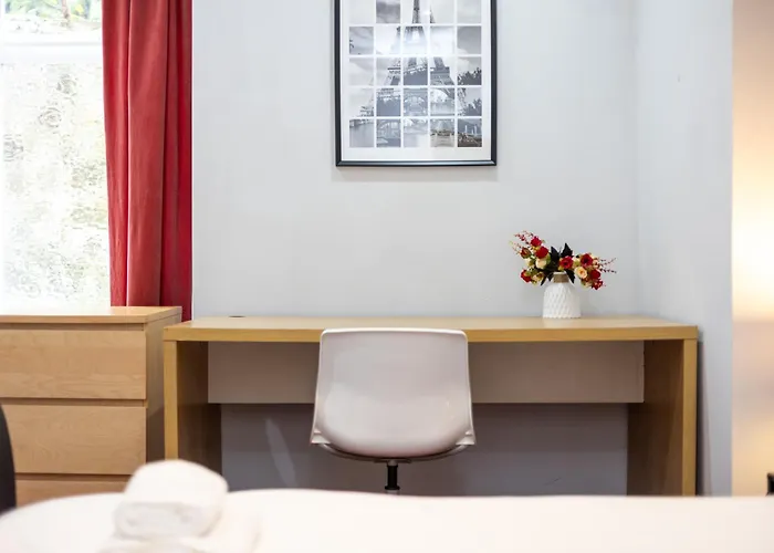 Apartment Spacious 3 Bedroom Ground Floor - 10 Mins From Centre