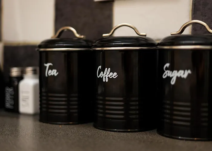 Apartment Spacious 3 Bedroom Ground Floor - 10 Mins From Centre *