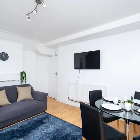 Spacious 3 Bedroom Ground Floor - 10 Mins From Centre * Лидс