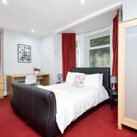 Spacious 3 Bedroom Ground Floor - 10 Mins From Centre Апартаменты